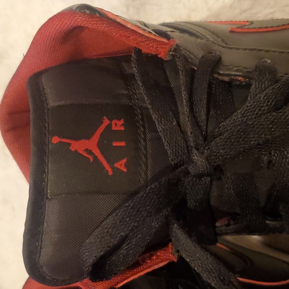 Nike Air Jordan 1 Mid Black Red 2015 |Men's Size 11